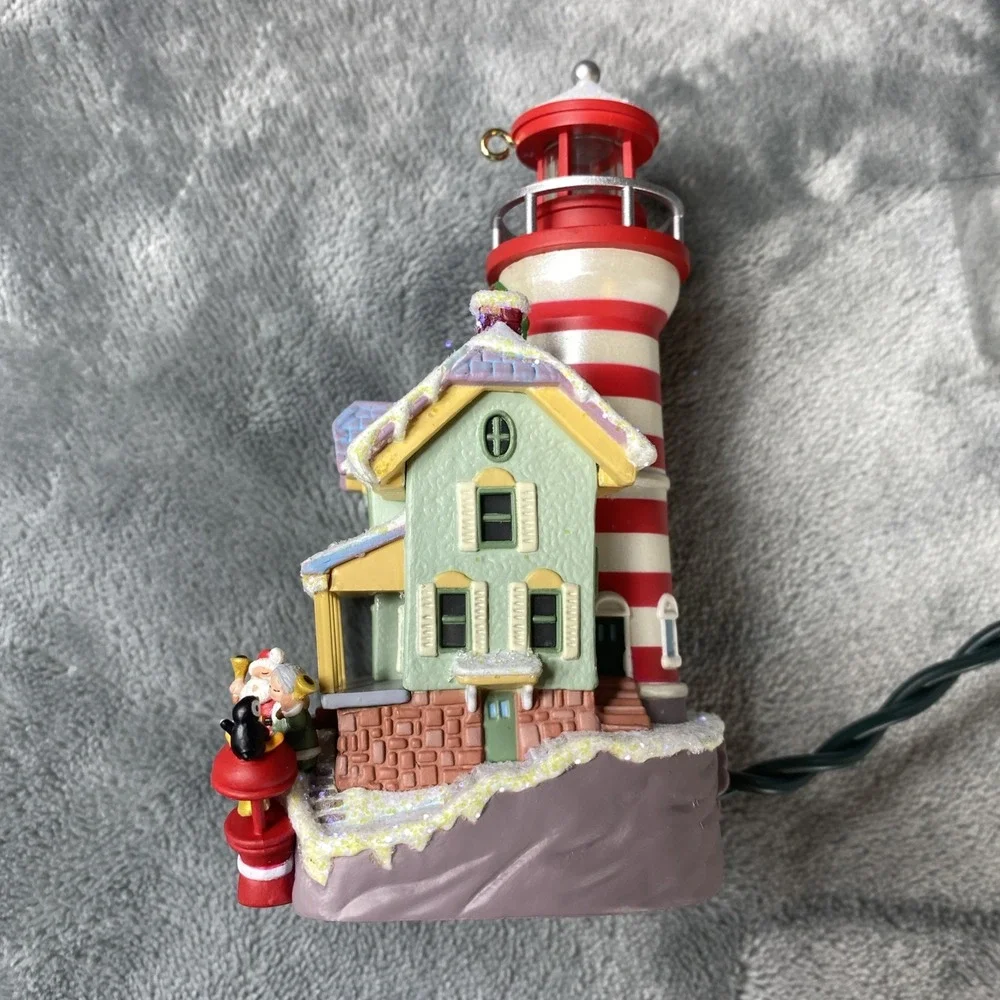 Hallmark Keepsake Lighthouse Greetings 2006 #10 Magic Light Ornament Christmas